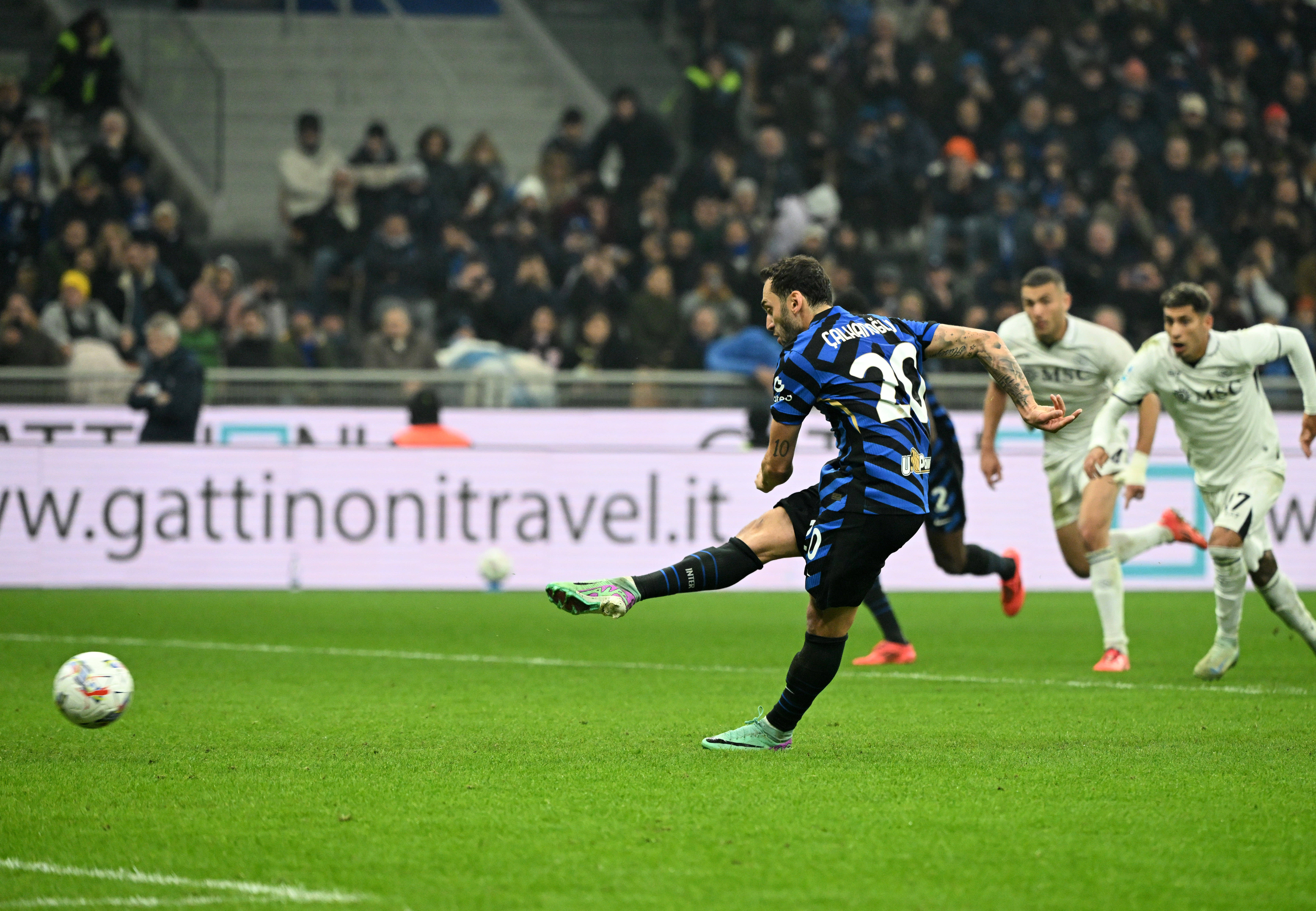 那不勒斯主场大胜乌迪内斯,锁定胜局 那不勒斯主场大胜乌迪内斯,锁定胜局