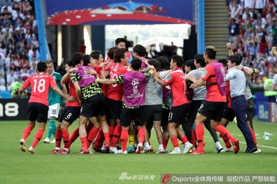 开云体育APP下载-包含精彩足球比赛疯狂进行，激情迸发的词条