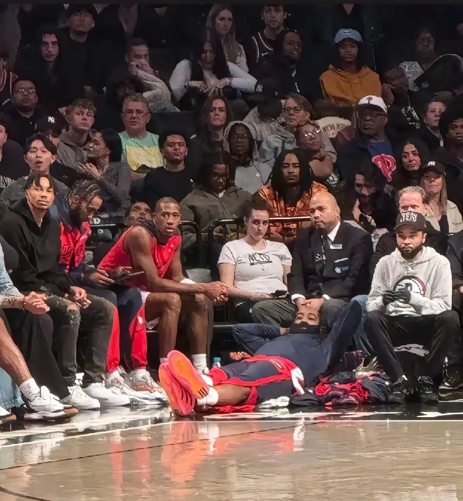 开云APP-球队背靠背作战，运动员体力透支