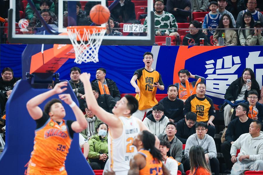 开云平台-上海男篮客场告捷，送败给浙江队