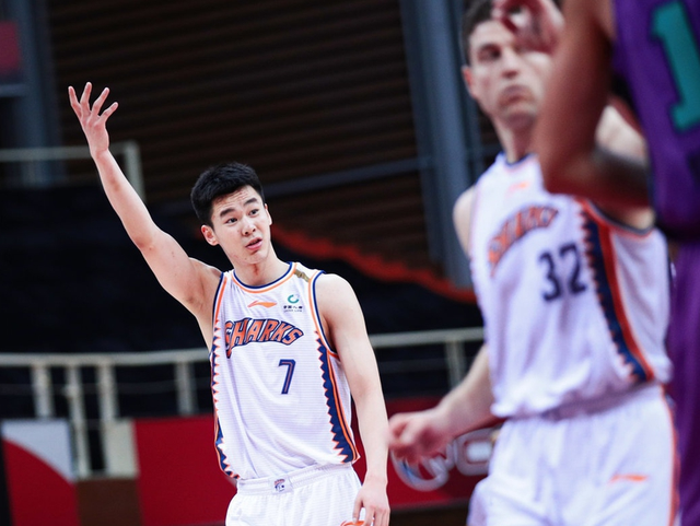 上海男篮客场告捷，送败给浙江队