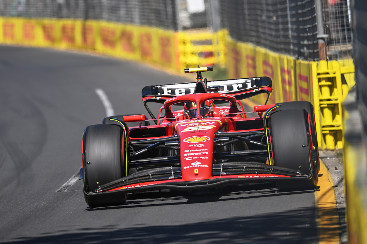 开云下载-索伯车队逆转红牛二队，佩雷兹统治全场的简单介绍